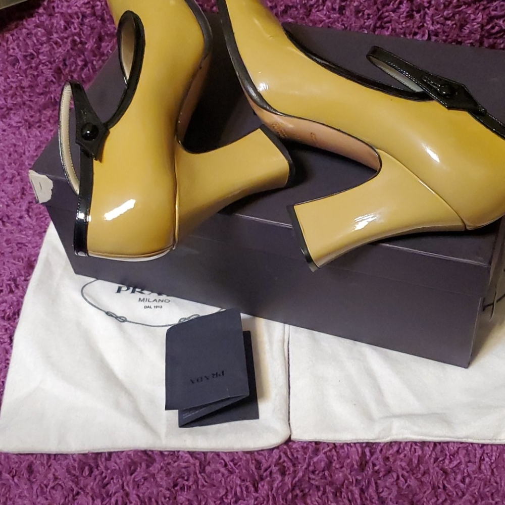 Prada Ladies Shoes - Picture 14 of 16